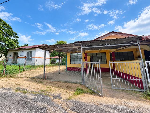 Rumah Teres End Lot Ada Ruang Tanah Tepi @ Labok, Machang 1
