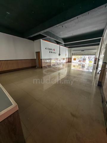 Mount Austin @ Ground Floor Endlot Shoplot with Renovated 1680sqft 1