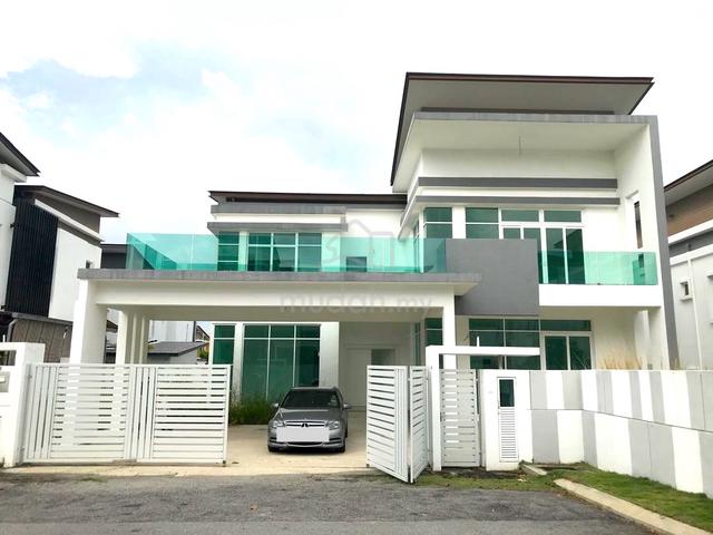 ENDLOT FREEHOLD Non Bumi Gated Guarded Bungalow Taman Saujana Heights 1