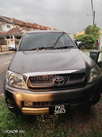 2011 Toyota HILUX 2.5 G (A) - 4