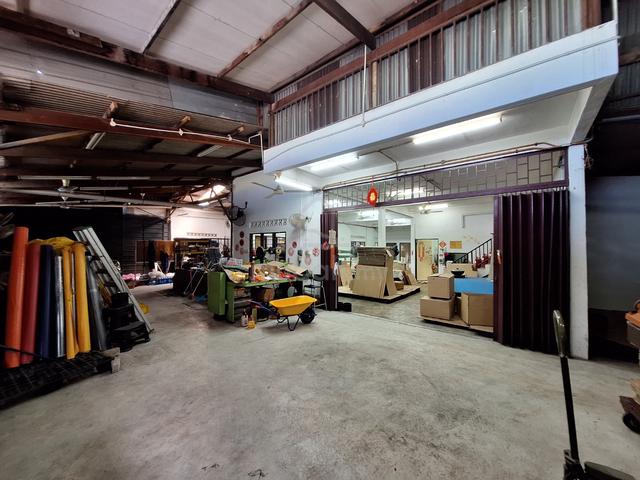Warehouse 50x80sf & Office & 3 Rooms @ Taman Cheras Utama Jln Kuari 1