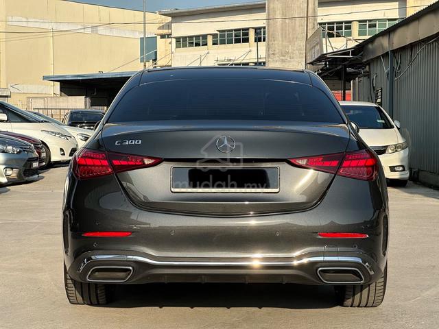 2022 Mercedes Benz C300 2.0 AMG Under Warranty - 4