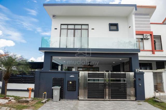 Dato Onn. Terrace Corner house. With swimming pool 1