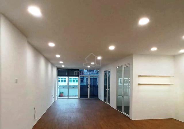 Partially Furnished Office for SALE @ IOI Boulevard Puchong Jaya 1
