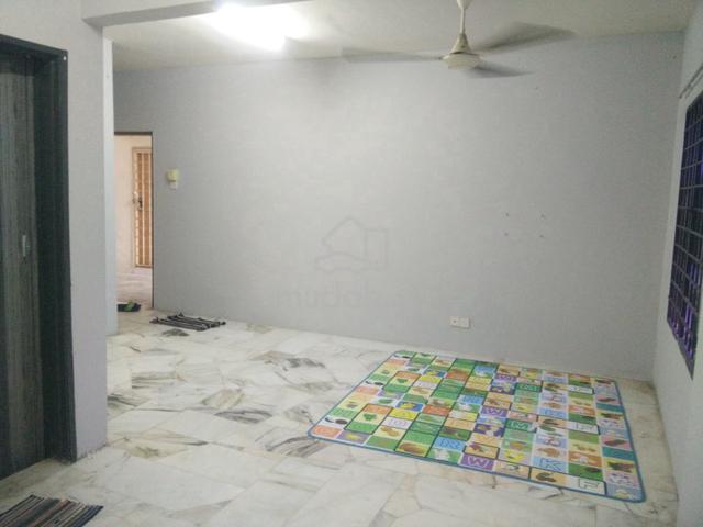 Alpinia Abadi Apartment 1