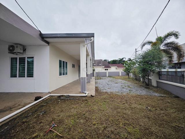 TAMBUN / 1 Storey Terrace Corner Lot  / Gated & Guarded / 3R2B / Aeon 1