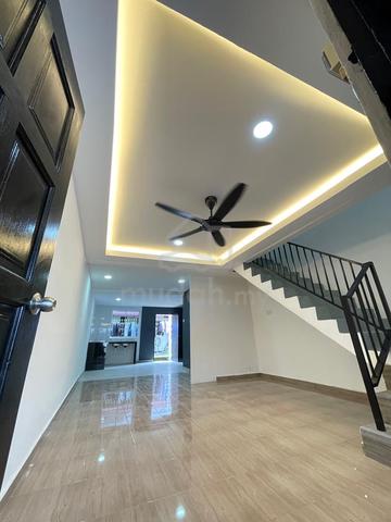 2-storey Terraced House for Sale, 2 Bedroom, 770 sq.ft, Parit Raja ...