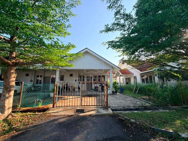 Teres Setingkat Taman Akasia Bukit Mentok Kemaman 1