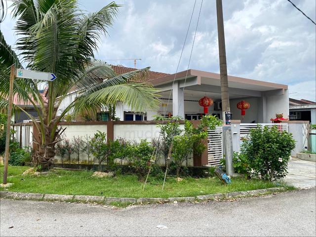 CORNER RENOVATED Bandar Kinrara Single Storey Terrace Puchong 1