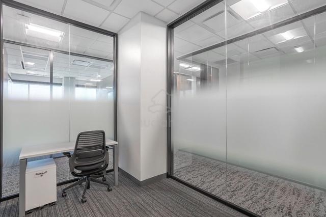Find office space in Regus The Pinnacle for 2 persons with everything 1