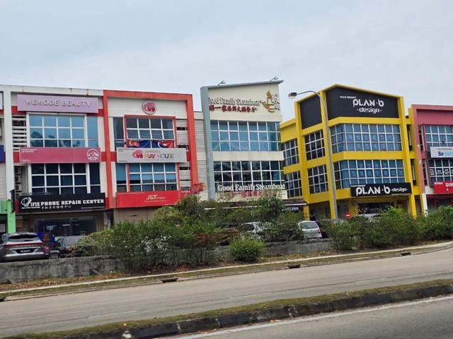 Mount Austin Three Storey Shoplot Taman Daya Setia Tropika 1