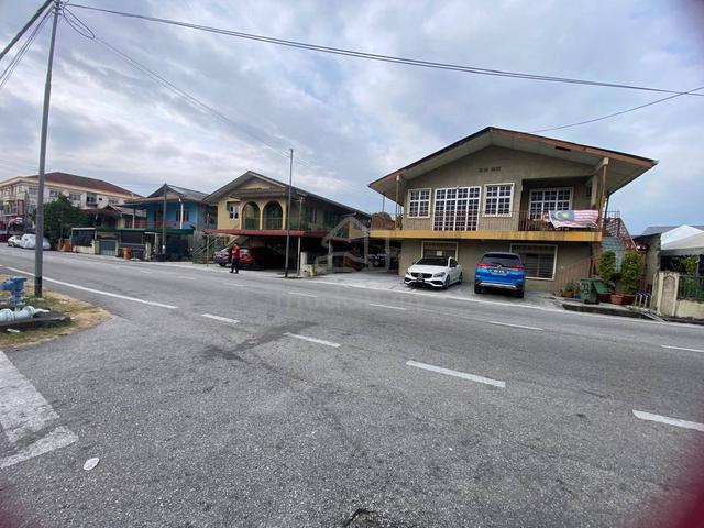 Land with 2-Storey House Facing Main Road at Kampung Baru Selayang 1