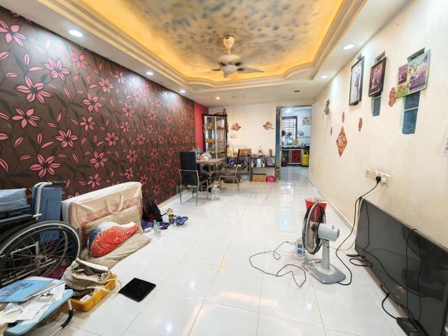 2 Storey House Renovated 3bed 2bath Jalan Seroja Taman Johor Jaya 1