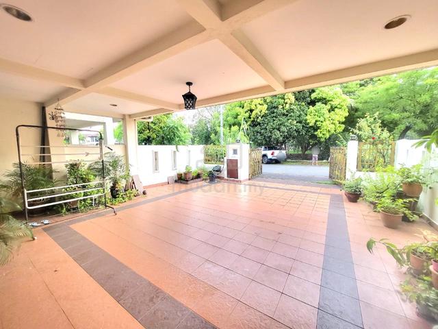 Fully Renovated Open Facing Double Storey Putra Heights, Subang Jaya 2