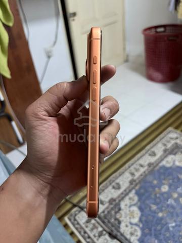 Iphone 17pro max 512gb under warranty until Mac 27 - photo 5 of 6
