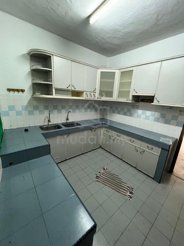 Puchong Tk 2 Taman Kinrara Seksyen 2 Storey House Kitchen Renovated 1