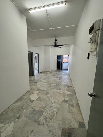 Taman Daya Shop Apartment 1
