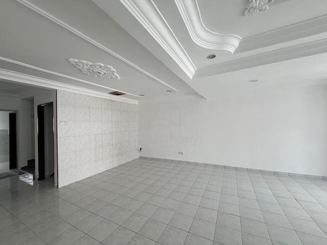 Bayu perdana klang Double storey basic unit move in condition value b 1