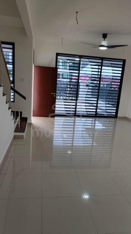 KEMASUKAN SEGERA đź’ĄDouble Storey Balau Homes Mutiara Hill Semenyih 1