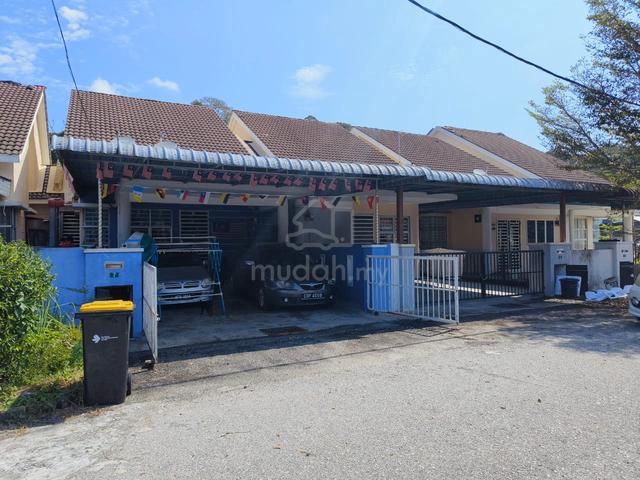 Rumah cantik harga menarik.Nego sampai jadi 1