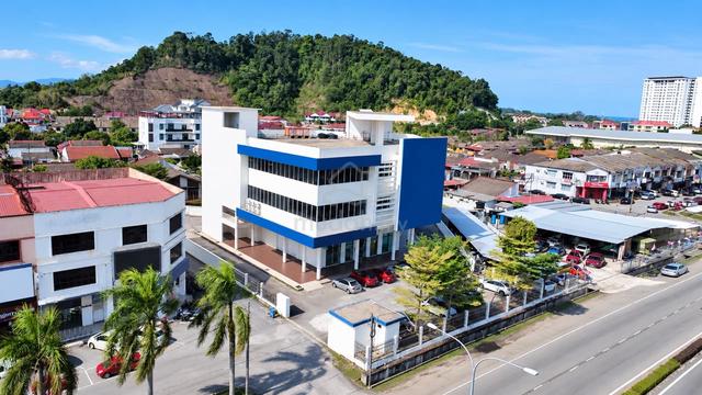 [BANK VALUE 15Mill] Commercial Building Taman Chukai Utama Kemaman 1
