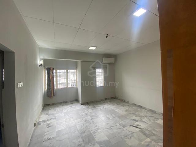 {BEST RENT}Bukit OUG Townhouse{Upper Unit}3+1 Room-Walk to LRT & SHOP 4