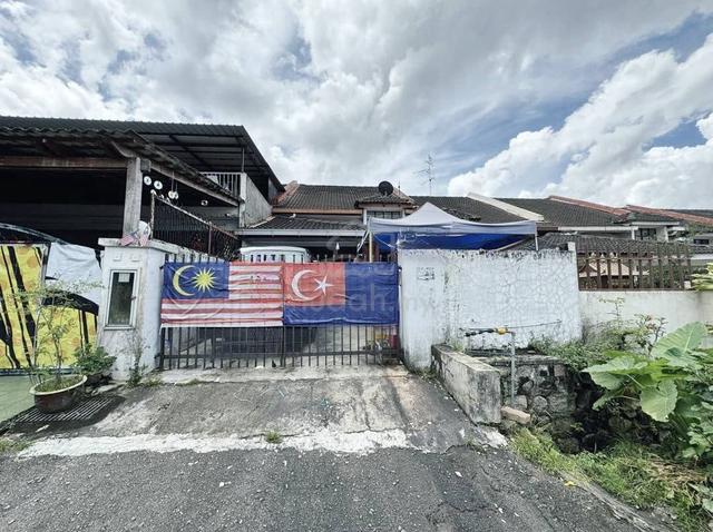 BANDAR SERI ALAM - JALAN BAYU 15 - rumah akan di cat semula 1