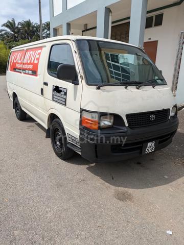 2002 Toyota HIACE 2.4 LH112R (M) - 1