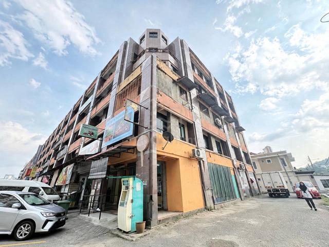 Below MV Corner Shoplot Office Taman Wangsa Permai Kepong 1