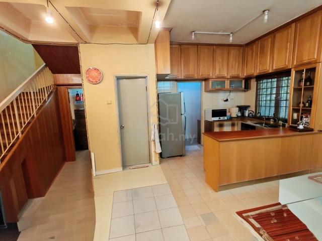Double storey townhouse for sale at Anggerik Aranda, Kota Kemuning 1