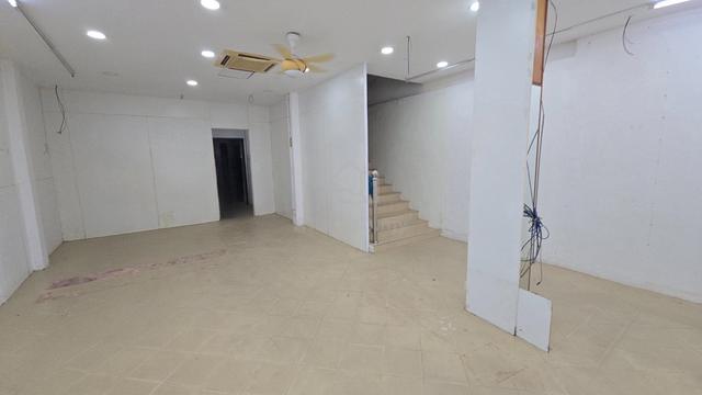 Shoplot 2 Tingkat - Depan Pintu Masuk Pasar Payang 1
