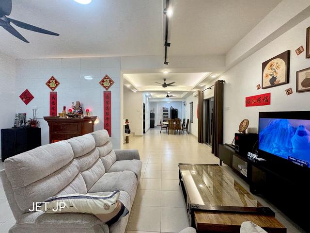 Good Condition Double Storey House extra land Parklands Bukit Tinggi 1
