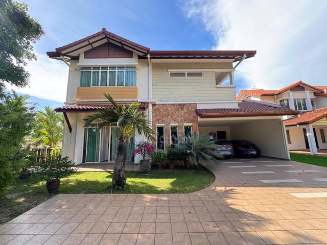 A Grand Bungalow Designed For Those Who Appreciate Status & Prestige 1