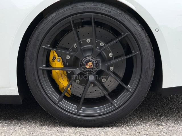 2025 Porsche 911 Carrera 4 GTS (992 II) PCCB/LIFT - 4