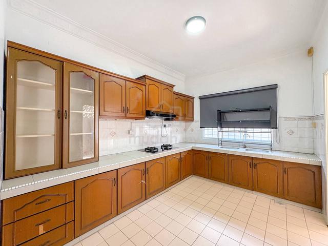 Double Storey Terrace Bandar Kinrara (BK5), Puchong * Refurbished unit 1