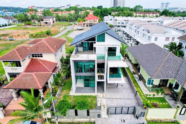 MODERN BUNGALOW 🔥 2.5 Storey Taman Universiti Bangi Near Kajang 1
