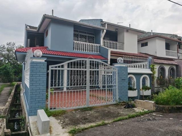 Johor Jaya Double Storey Endlot House Full Extend For Sale 1