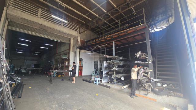 Johor Jaya - 1.5 Storey Factory For Sale 1