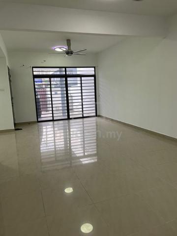 2 storey 22x80 Sentul Bahagia, Sentul Pasar 4 rooms for Rent 1