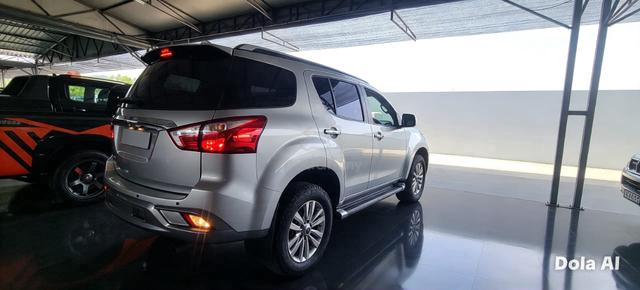 201/2020 Isuzu Mu-X 1.9 4X2 Facelift Auto) 7 - 4