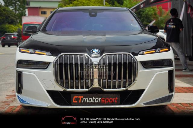 BMW G70 Upgrade M760 Bodykit With Grille - photo 2 of 6