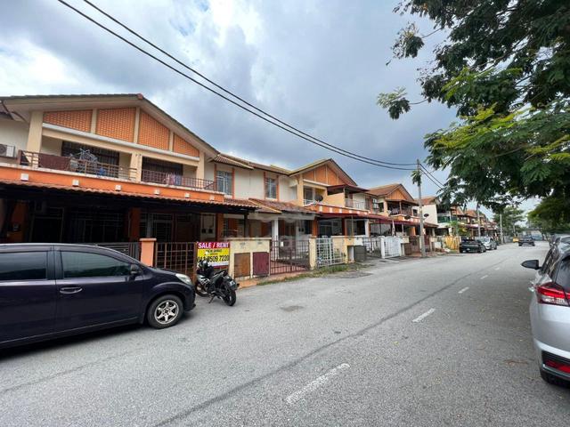 Open Facing Ground Floor Townhouse, Seri Pristana Saujana Utama 1