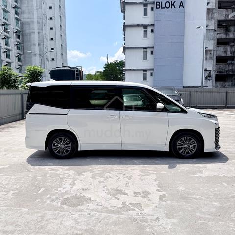 2022 Toyota VOXY 2.0 S-G (A) - 5
