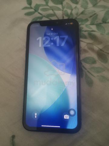 iphone 11 64GB - photo 3 of 3