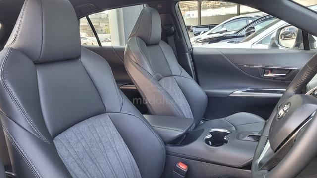 5AA 4K km 2025 Toyota HARRIER Z JBL Panoramic Roof - 3