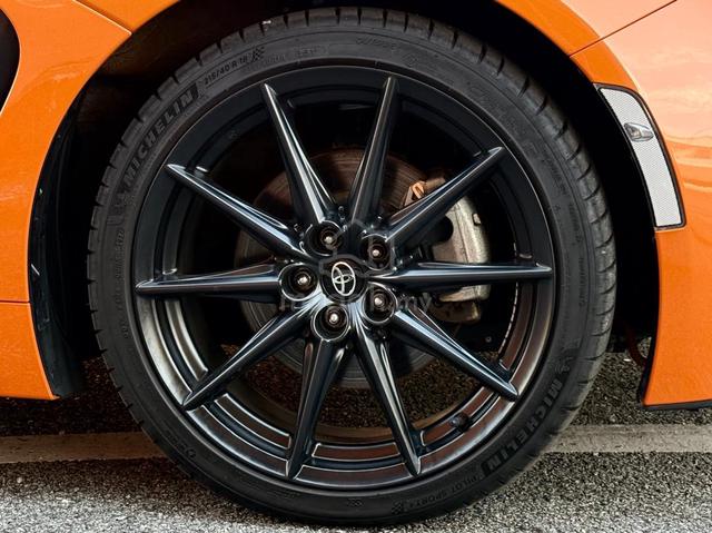 23 Toyota GR86 2.4 RZ (M) 5A 8,000KM 10TH LIMITED - 5