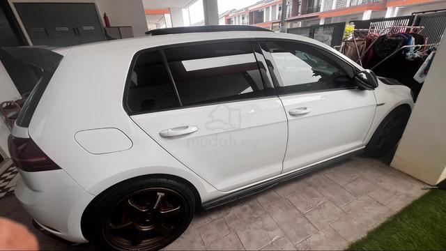 2017 Volkswagen GOLF 2.0 R (A) - 4