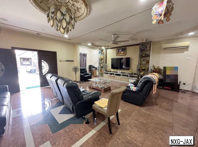 Fully Renovated Oncidium Heights Kota Kemuning 2 Sty Semi D House 1