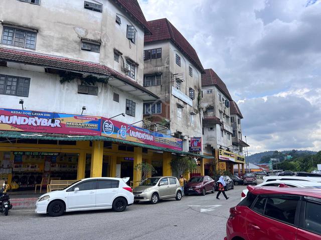 Tenanted GF   Mezzanine Shoplot @ Taman Kosas Ampang  1