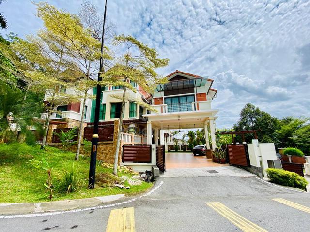 Bungalow 3 Storey PRIVATE LIFT Spacious Parking Area Kuala Lumpur 1